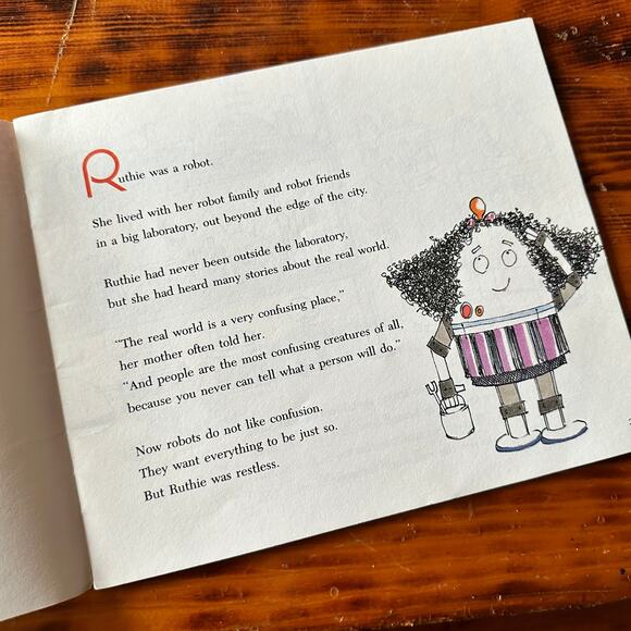 Vintage 1983 Ruthie The Robot Paperback Book - Picture 4 of 9